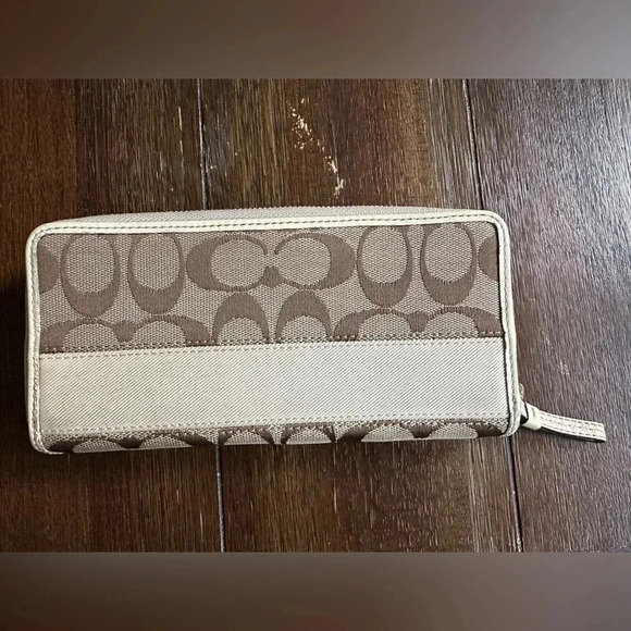 Coach signature logo wallet - Picture 13 of 15